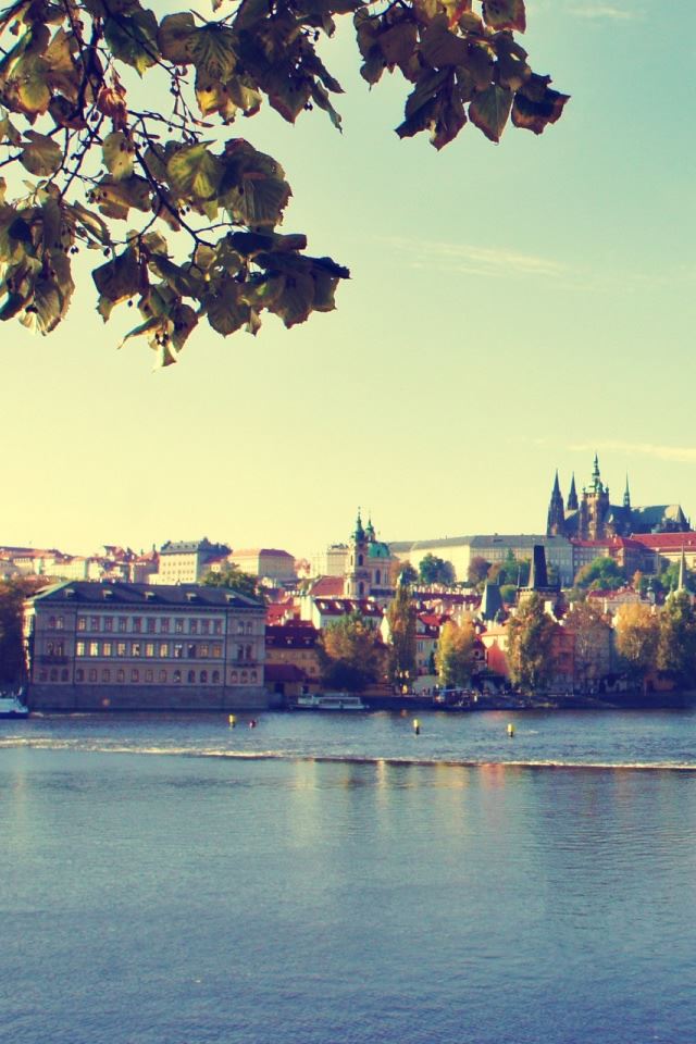 640x960 Prague Bridge Czech Republic - gray iPhone 4s Wallpaper