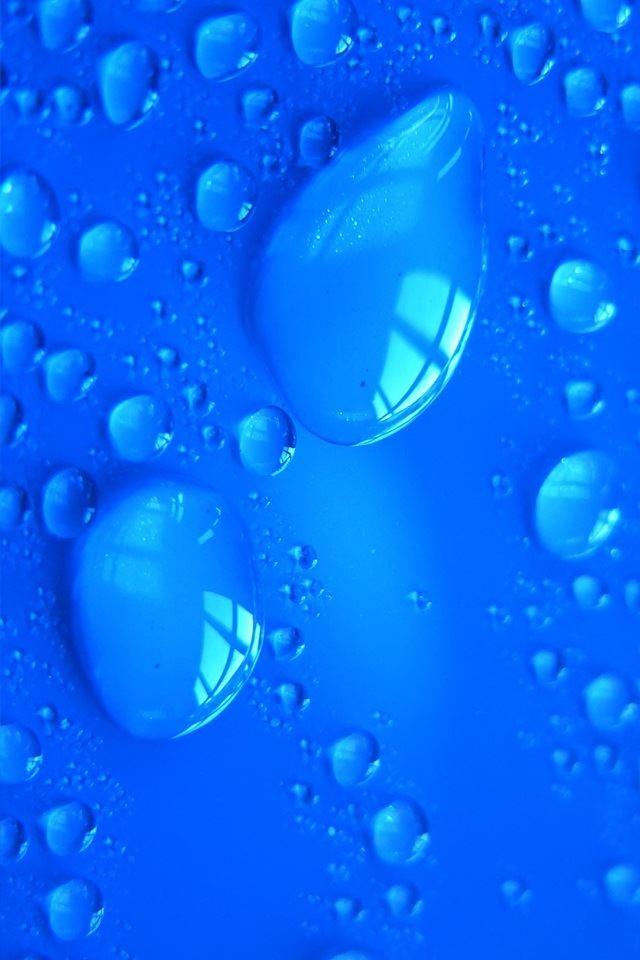 640x960 Blue water droplets - drop iPhone 4s Wallpaper
