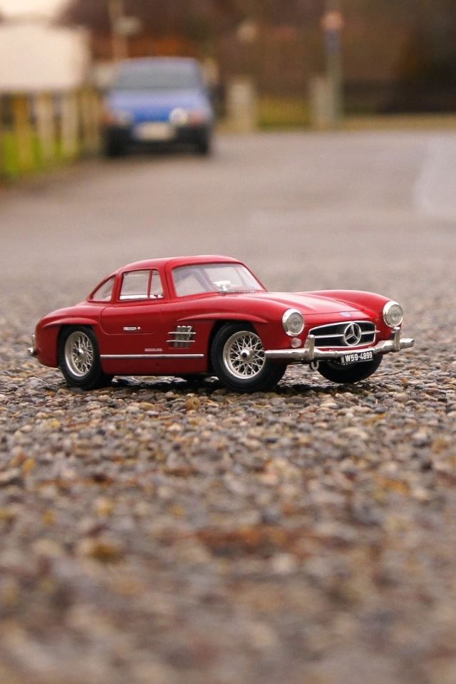 640x960 Little Mercedes - little iPhone 4s Wallpaper
