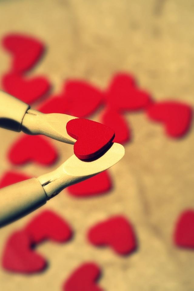 640x960 Red Heart Shaped - shaped iPhone 4s Wallpaper