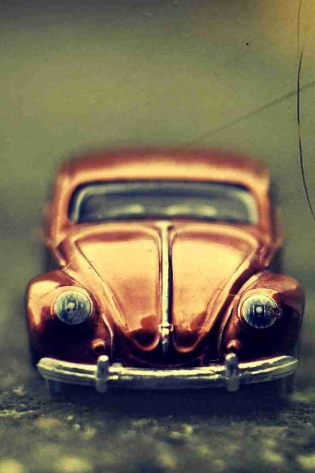 Volkswagen Beetle Toy iPhone 4s wallpaper 