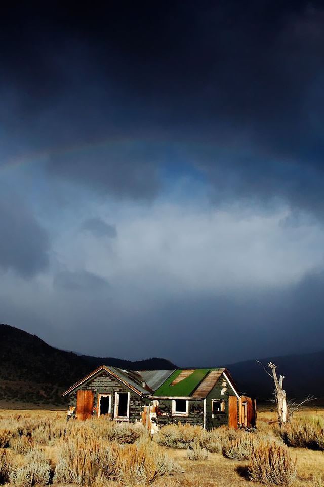 640x960 Abandoned House Under Rainbow - house iPhone 4s Wallpaper