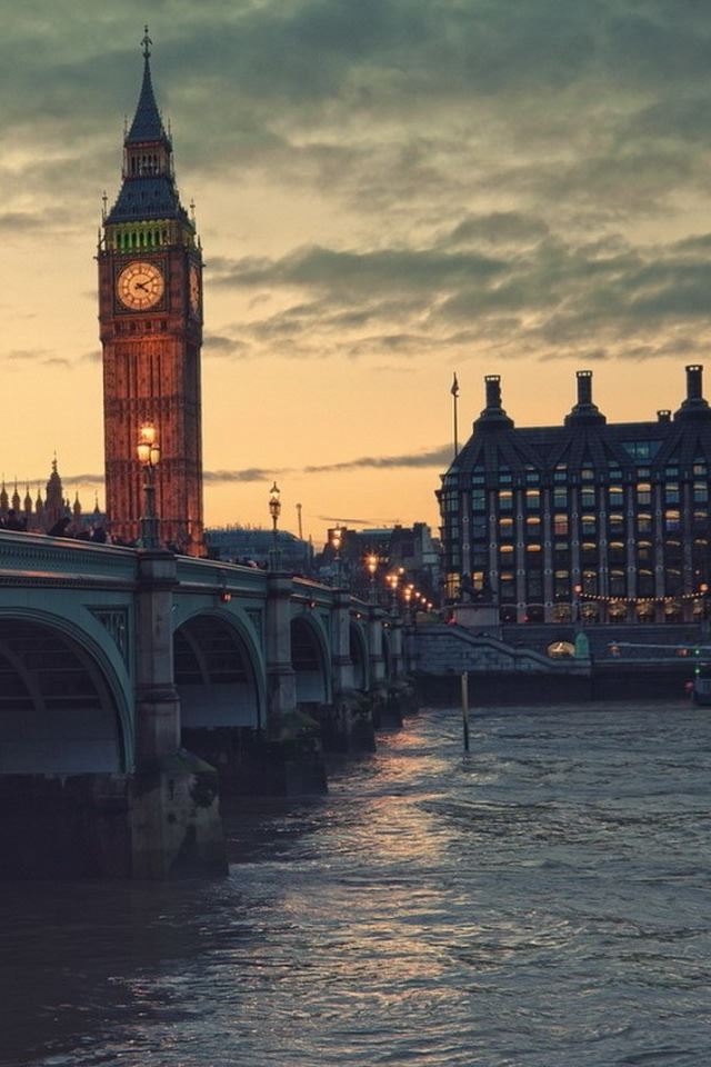 640x960 London At Dusk -  iPhone 4s Wallpaper