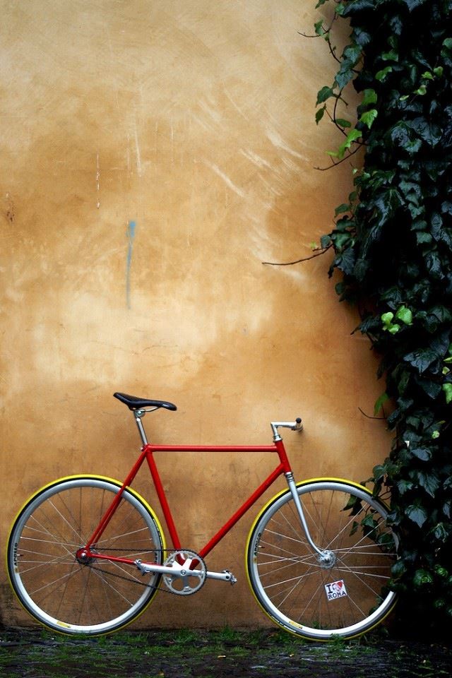 640x960 Wall corner bike - bike iPhone 4s Wallpaper