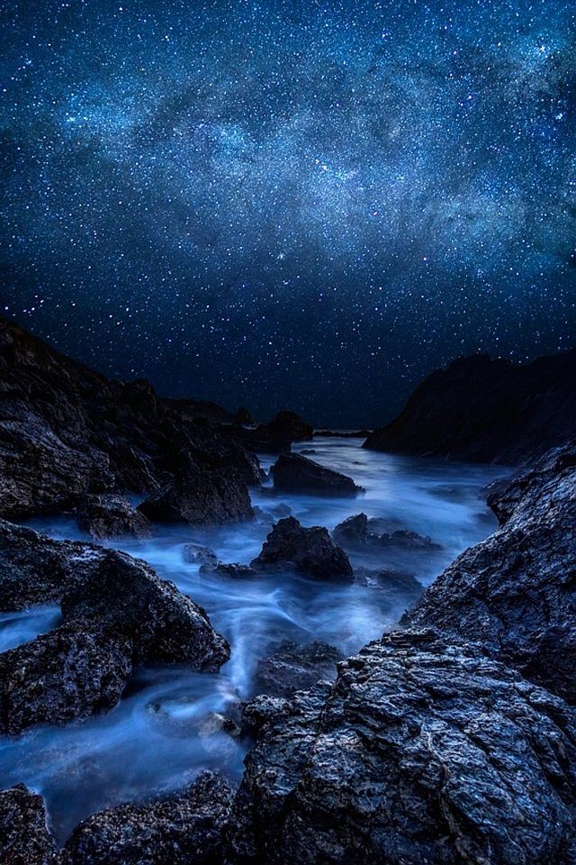 640x960 Night stream - sky iPhone 4s Wallpaper