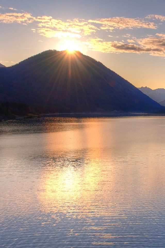 640x960 Autumn Season 3 - water iPhone 4s Wallpaper