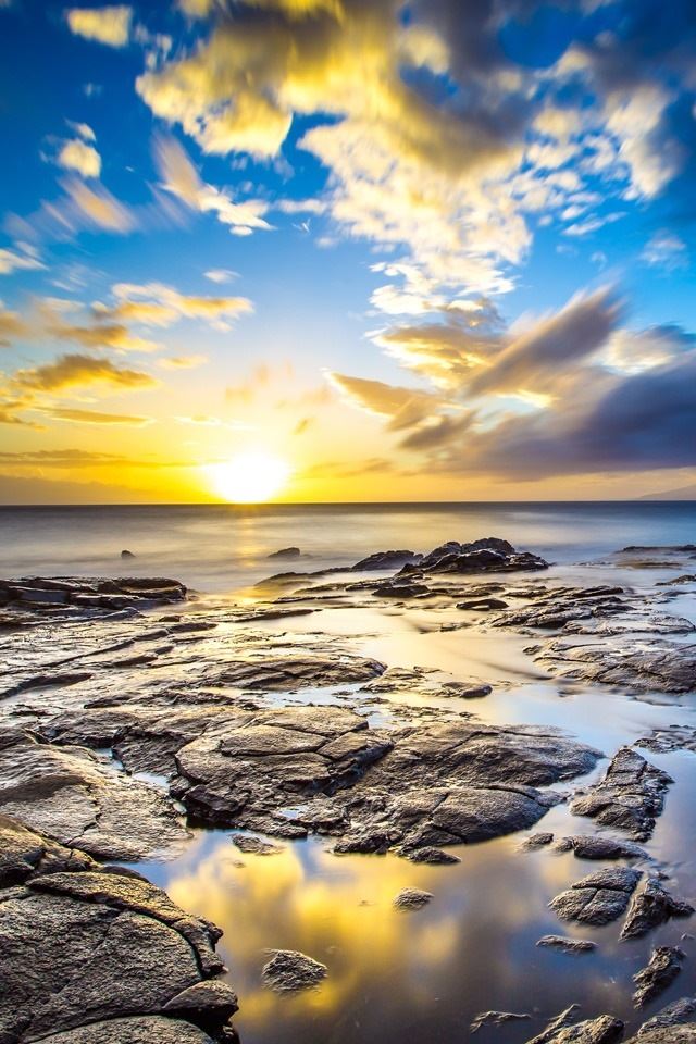 Sunrise Beach iPhone 4s wallpaper 