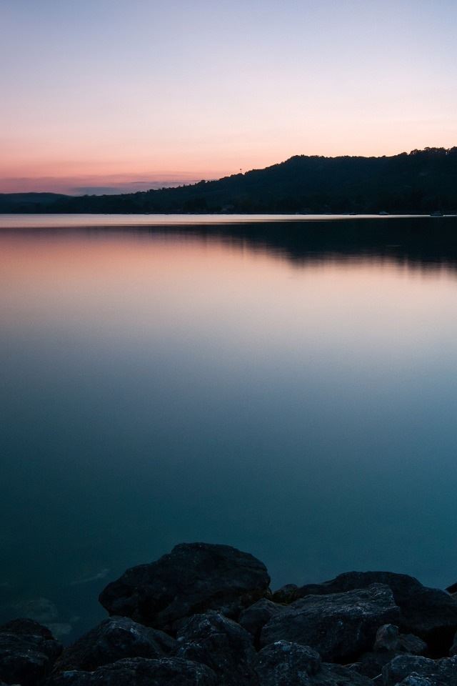 640x960 Tranquil lakeside - lakeside iPhone 4s Wallpaper
