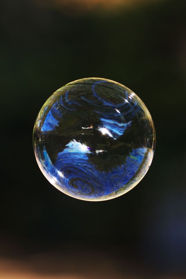 640x960 Soap Bubble - roundness iPhone 4s Wallpaper