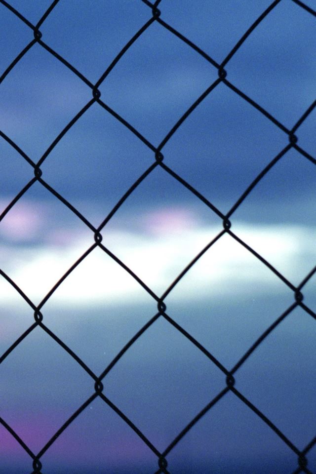 640x960 Fence Bokeh - fence iPhone 4s Wallpaper