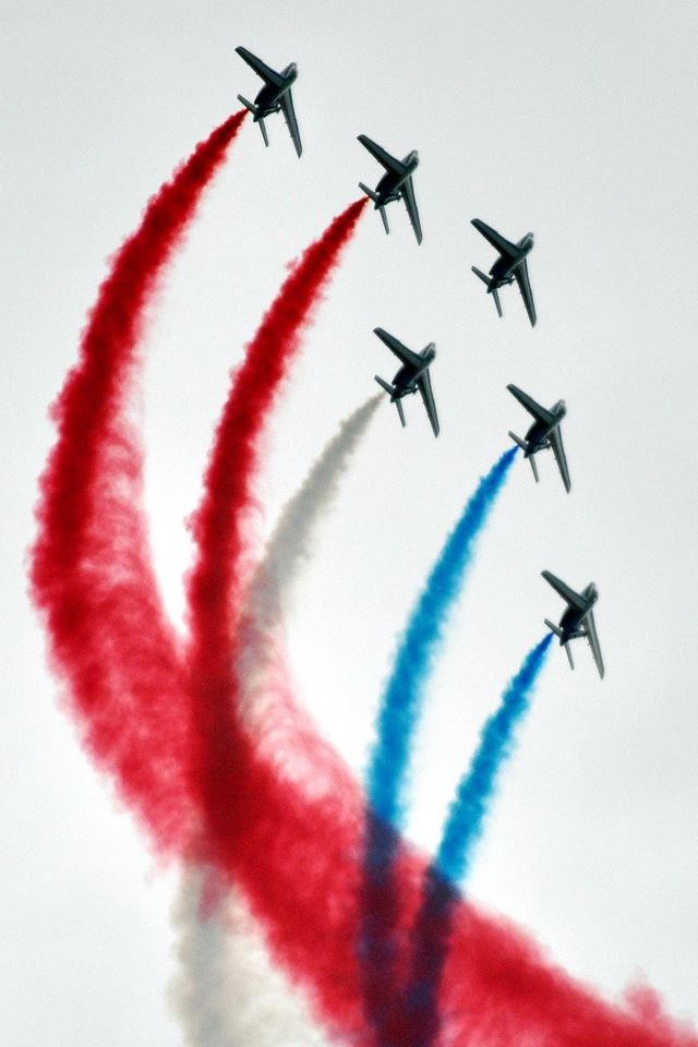 640x960 Aviation In France -  iPhone 4s Wallpaper