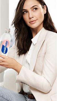 gal gadot smartwater 4k wallpaper