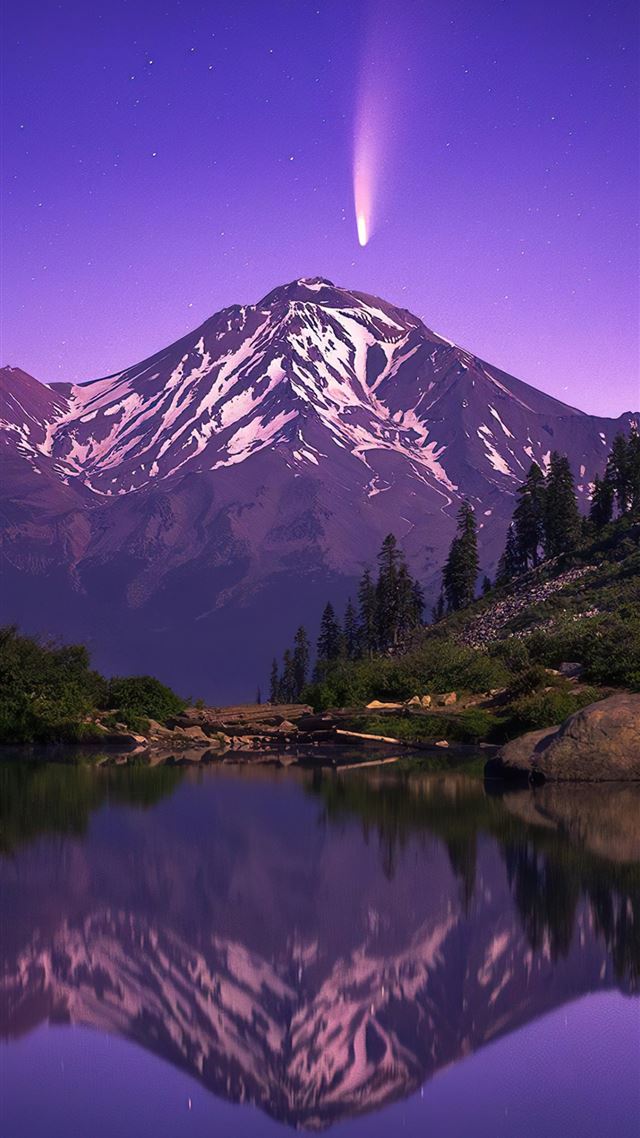1080x1920 neowise seen from mt shasta 4k - mountains iPhone 8 Wallpaper