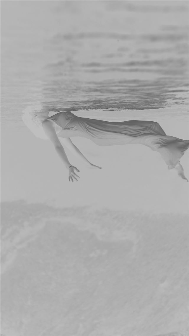1080x1920 Weeki Wachee Inverted Springer Woman Floating Water - grayscale iPhone 8 Wallpaper