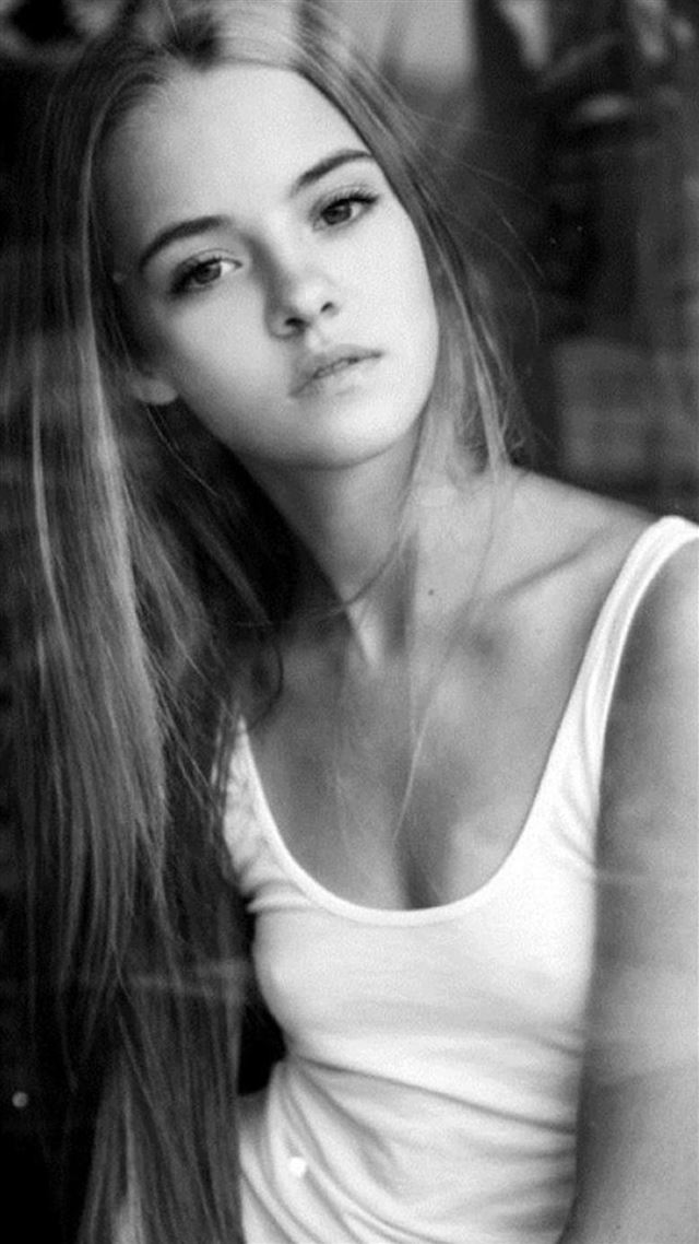 1080x1920 Elegant Beautiful Sexy Girl In Dark - relax iPhone 8 Wallpaper