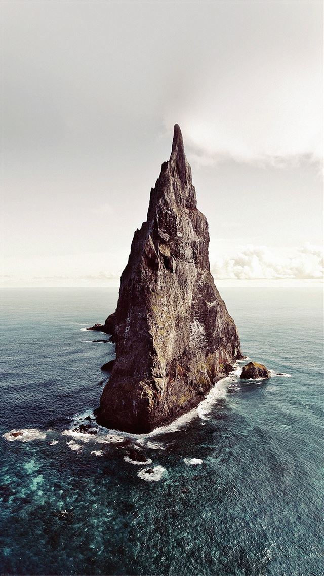 1080x1920 Island Of Lonely Papillon Sea Ocean Nature - skyline iPhone 8 Wallpaper