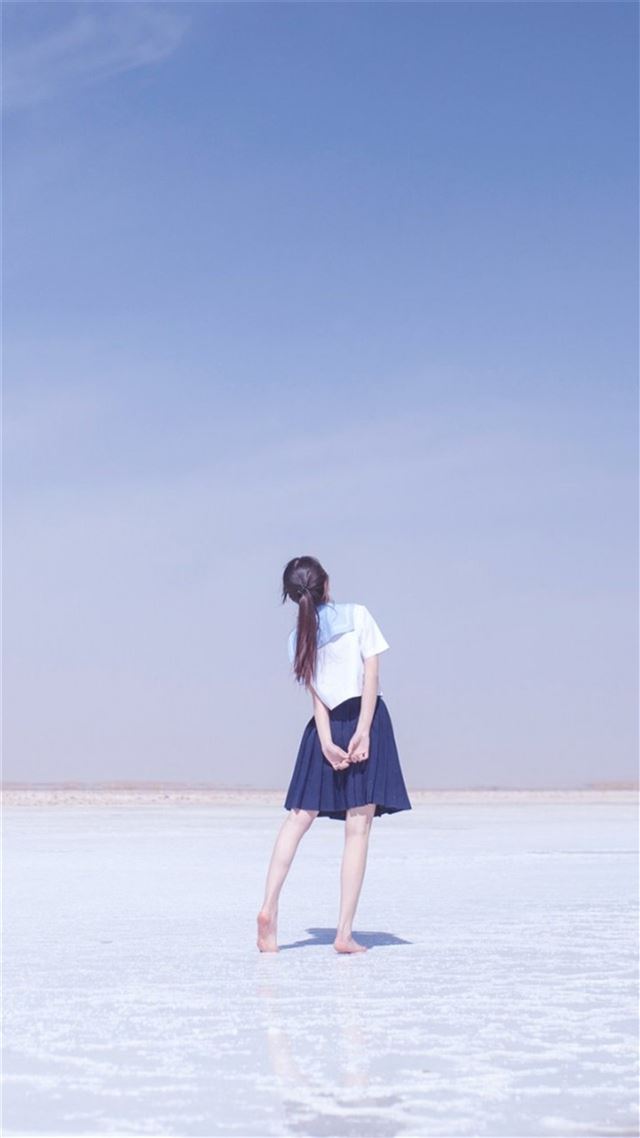 1080x1920 Pure Clear Sunshine Girl Back Ocean Beach - skyline iPhone 8 Wallpaper