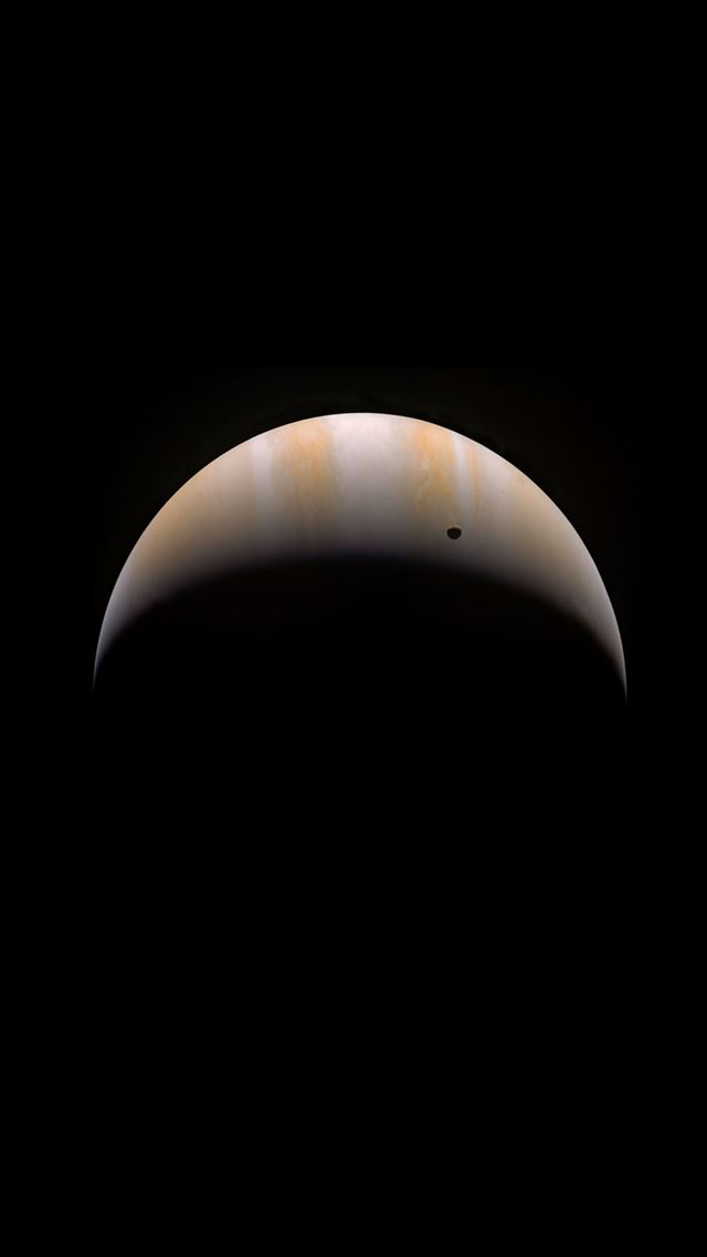 1080x1920 Dark Space Crescent Moon Planet iOS9 Wallpaper -  iPhone 8 Wallpaper