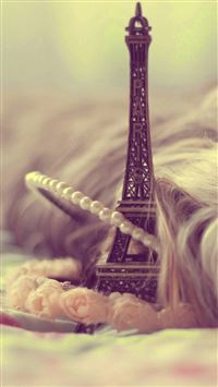 Eiffel Tower Keychain Miniature wallpaper