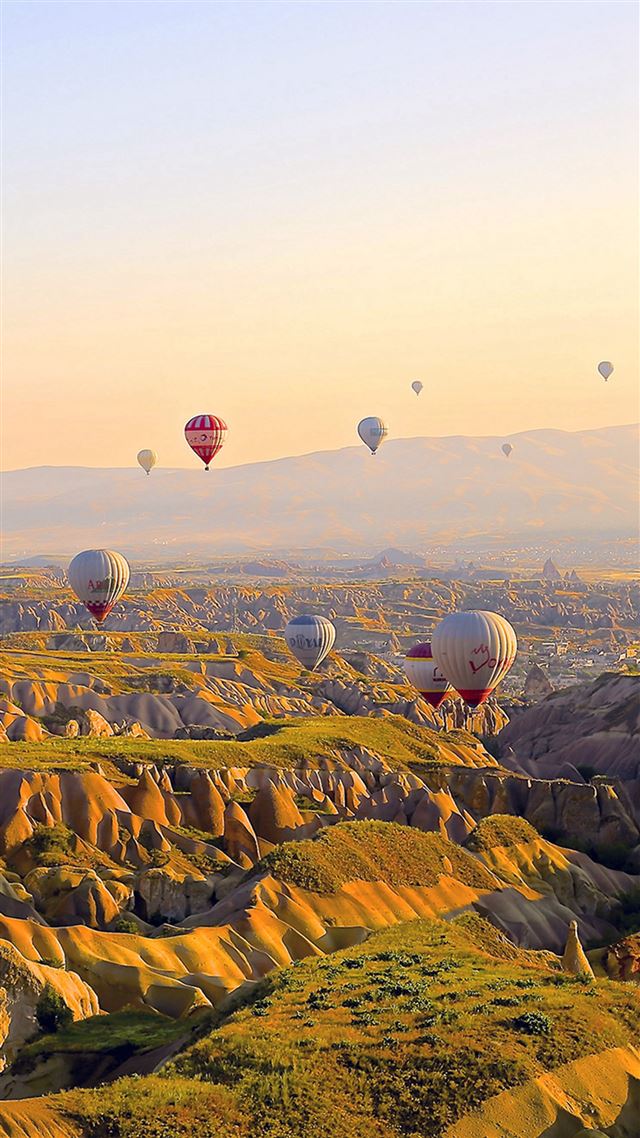 1080x1920 Hot Air Balloon Travel Mountain - hill iPhone 8 Wallpaper