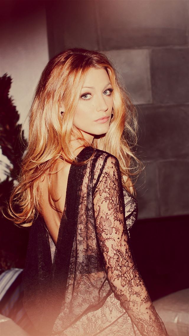 1080x1920 Blake Lively Back Red Photo - hot iPhone 8 Wallpaper
