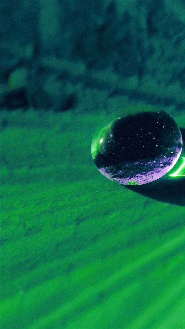 1080x1920 Water Drop On Green Flower Nature - shiny iPhone 8 Wallpaper