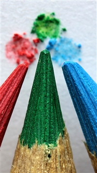 Colored Pencils Sharp Close Up iPhone 6(s)~8(s) wallpaper