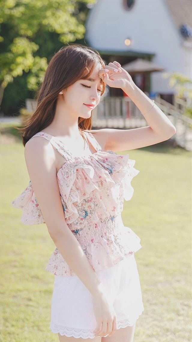 1080x1920 Pure Sunshine Sweet Cute Young Girl - summer iPhone 8 Wallpaper