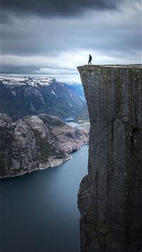 Dangerous Hanging Mountain Cliff Nature Scenery wallpaper