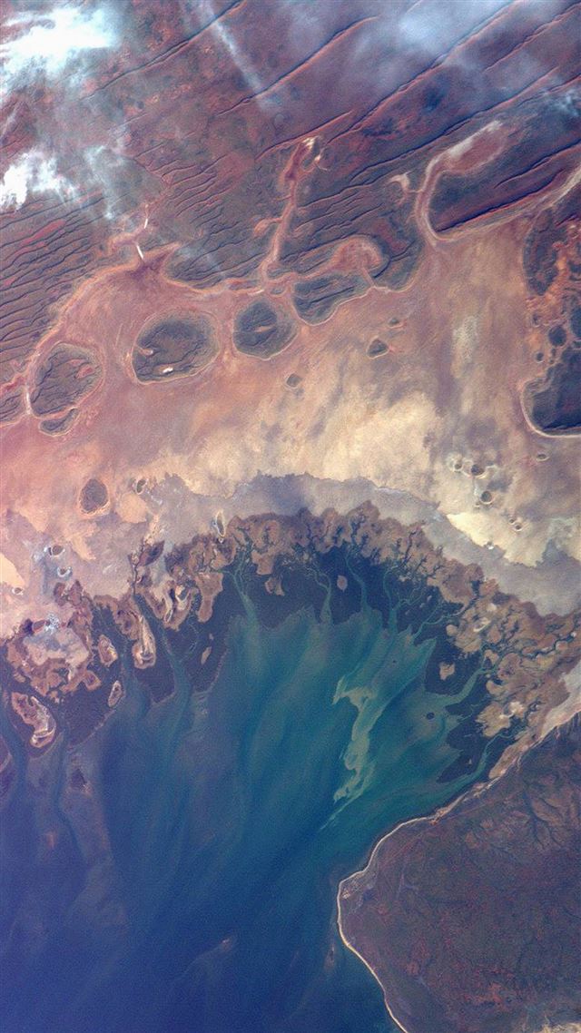 1080x1920 Earthview Satellite Map Sea Land Art Illustration - map iPhone 8 Wallpaper