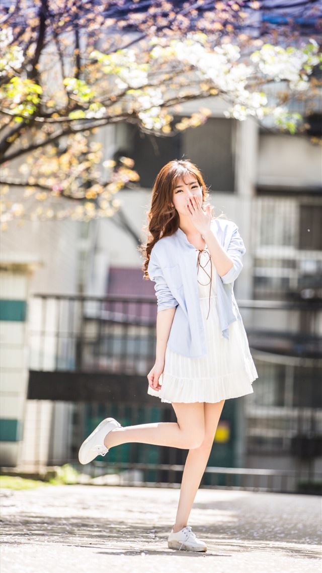 1080x1920 Cute Sweet School Girl Lovely Pose Bloomy Branch Tree - sunlight iPhone 8 Wallpaper