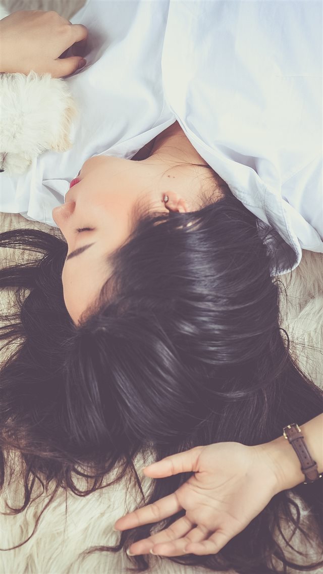 1080x1920 Girl Lies Shirt Dog Hair - shirt iPhone 8 Wallpaper
