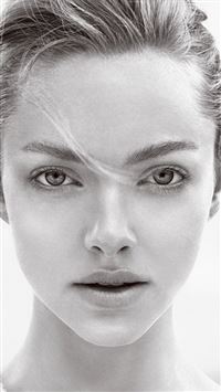 Amanda Seyfried Face Bw Celebrity wallpaper