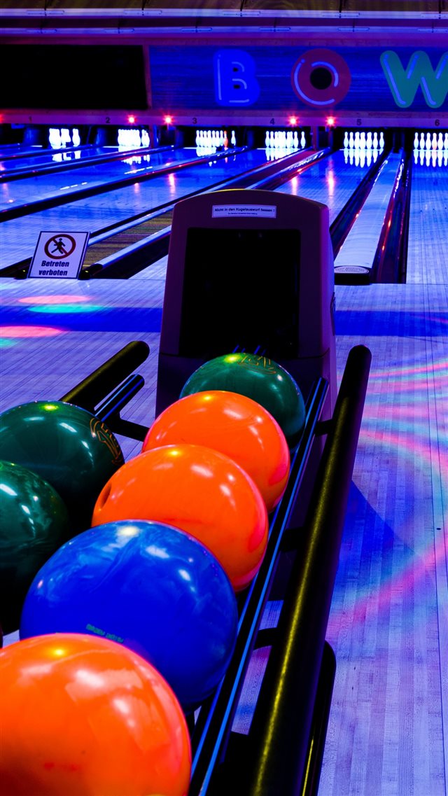 1080x1920 Club Exercise Bowling Balls -  iPhone 8 Wallpaper
