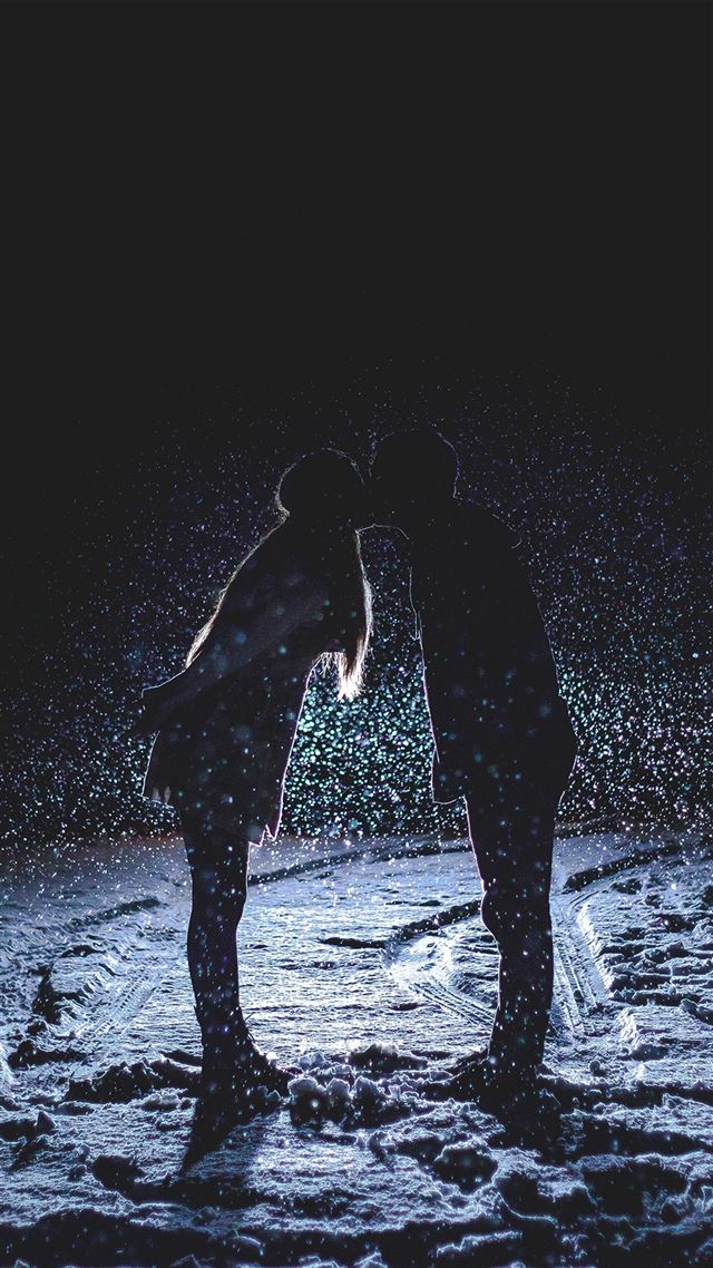 1080x1920 Kiss Love Dark Couple Romantic - road iPhone 8 Wallpaper