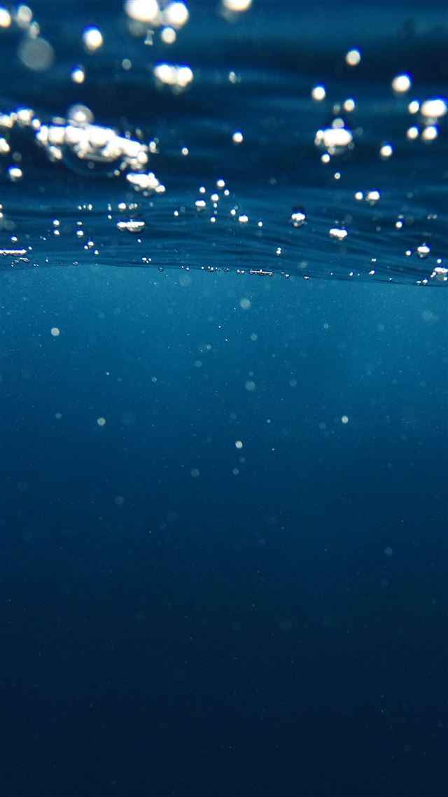 1080x1920 Bubble underwater - underwater iPhone 8 Wallpaper