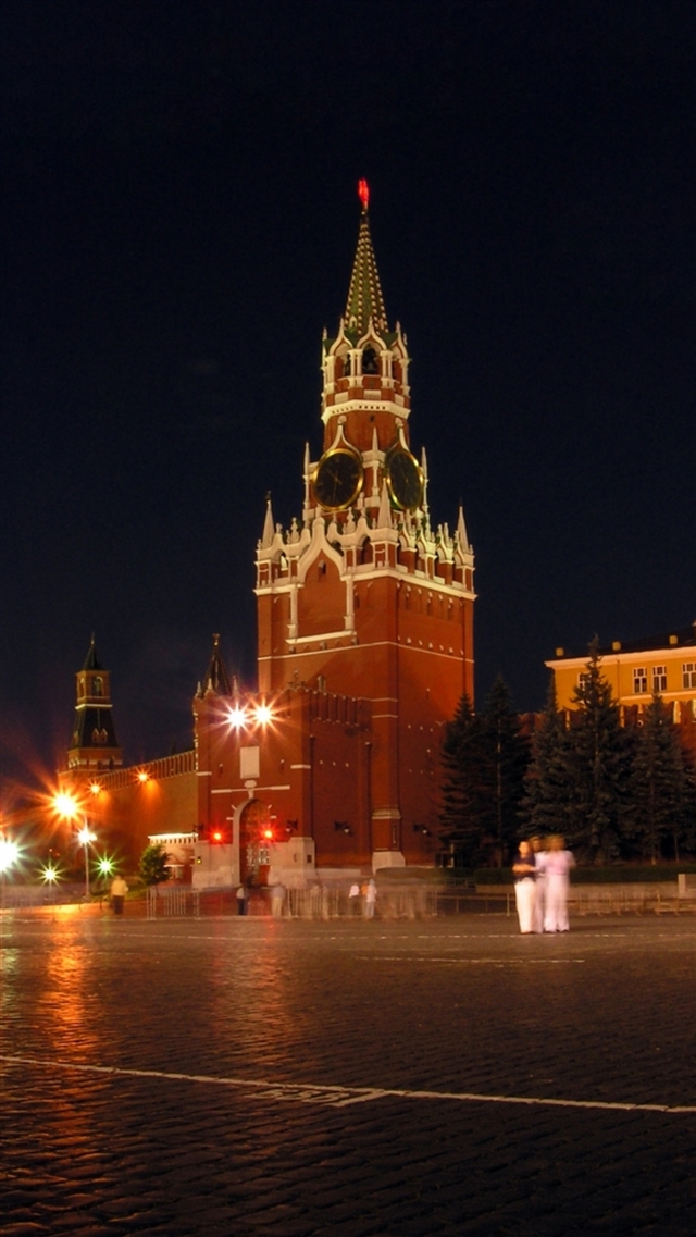 1080x1920 Red square kremlin - night iPhone 8 Wallpaper