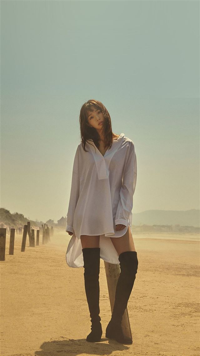 1080x1920 Girl - gray iPhone 8 Wallpaper