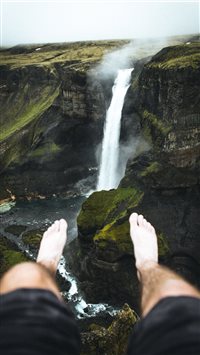 Ledge Dangling wallpaper