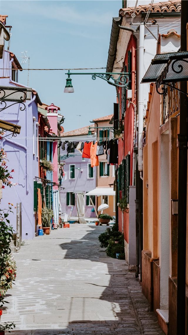 1080x1920 Laundry drying in alley  colourful Burano - colourful iPhone 8 Wallpaper
