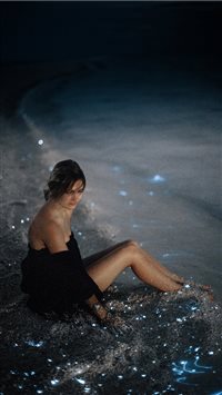 Bioluminescent Plankton on the Beach iPhone 6(s)~8(s) wallpaper
