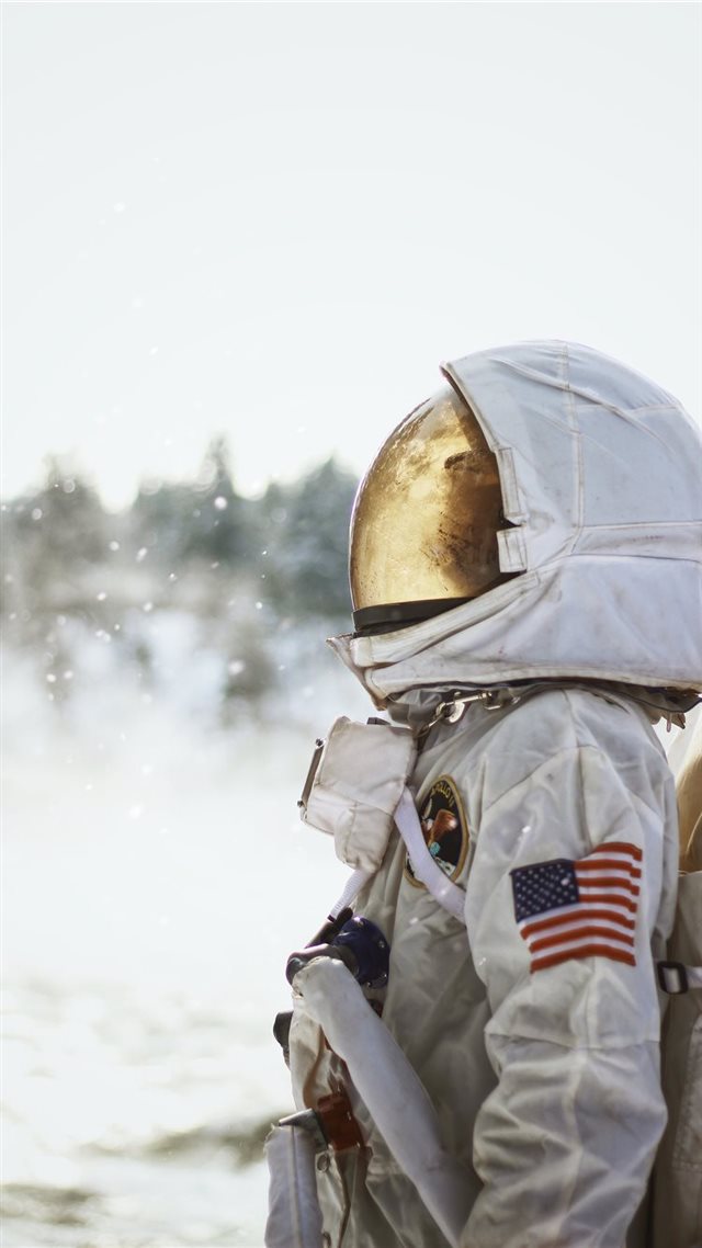 1080x1920 Spaceman - astronaut iPhone 8 Wallpaper