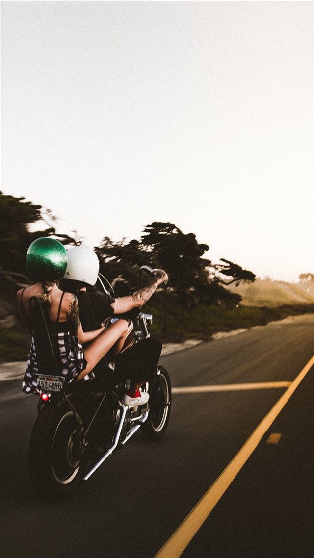 1080x1920 golden - couple iPhone 8 Wallpaper