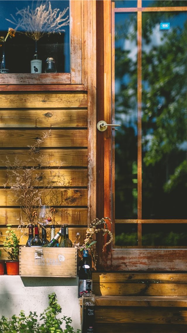1080x1920 Wine Shop - restaurant iPhone 8 Wallpaper