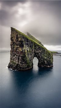 Drangarnir II wallpaper