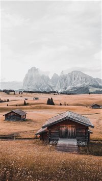 Magic cabin in Sudtirol wallpaper