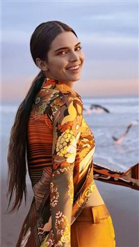 kendall jenner smiling 2019 wallpaper