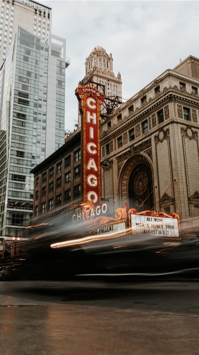 1080x1920 Chicago Theatre - intersection iPhone 8 Wallpaper