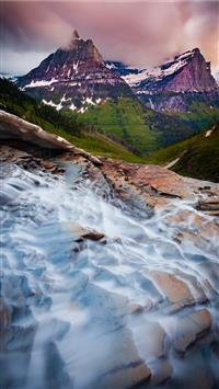 body of water and mountains at the distance wallpaper