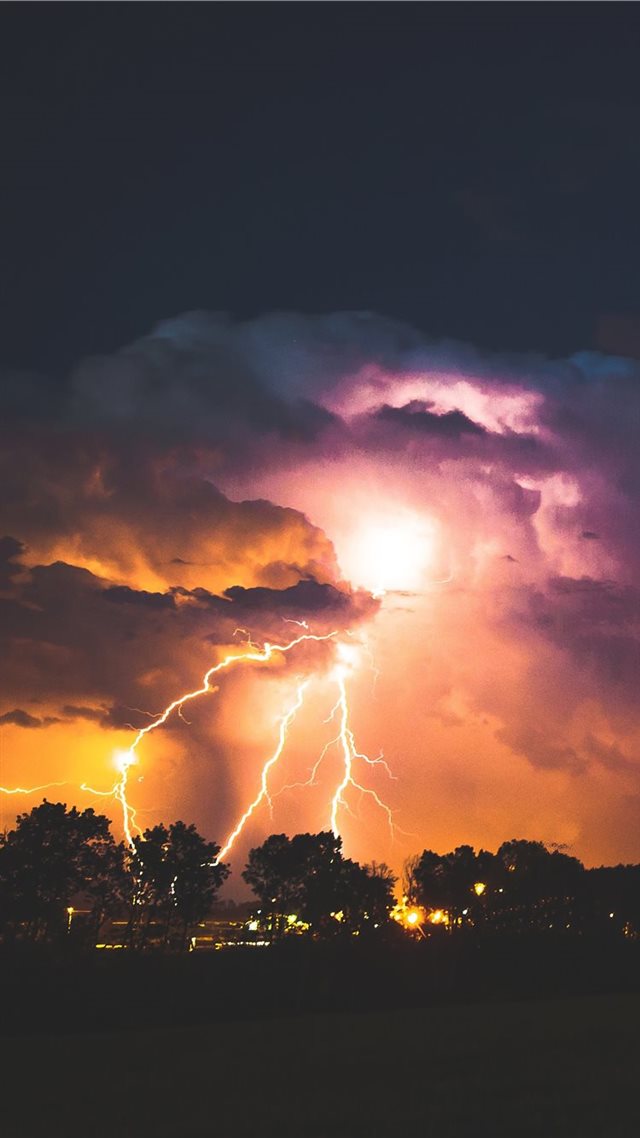1080x1920 lightning strike at night - canada iPhone 8 Wallpaper